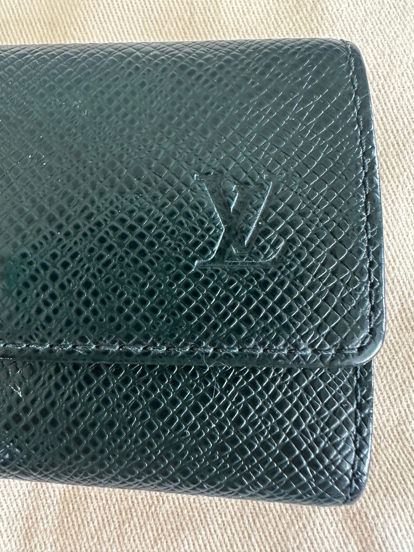 Louis Vuitton Taiga Green Key Case (6) w dusty and original tags