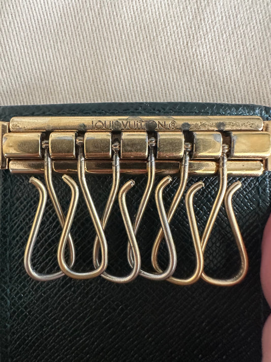 Louis Vuitton Taiga Green Key Case (6) w dusty and original tags