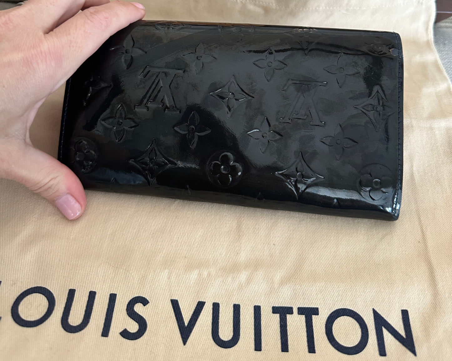 Louis Vuitton Long Sara Wallet in SHINY Black Vernis Patent Leather