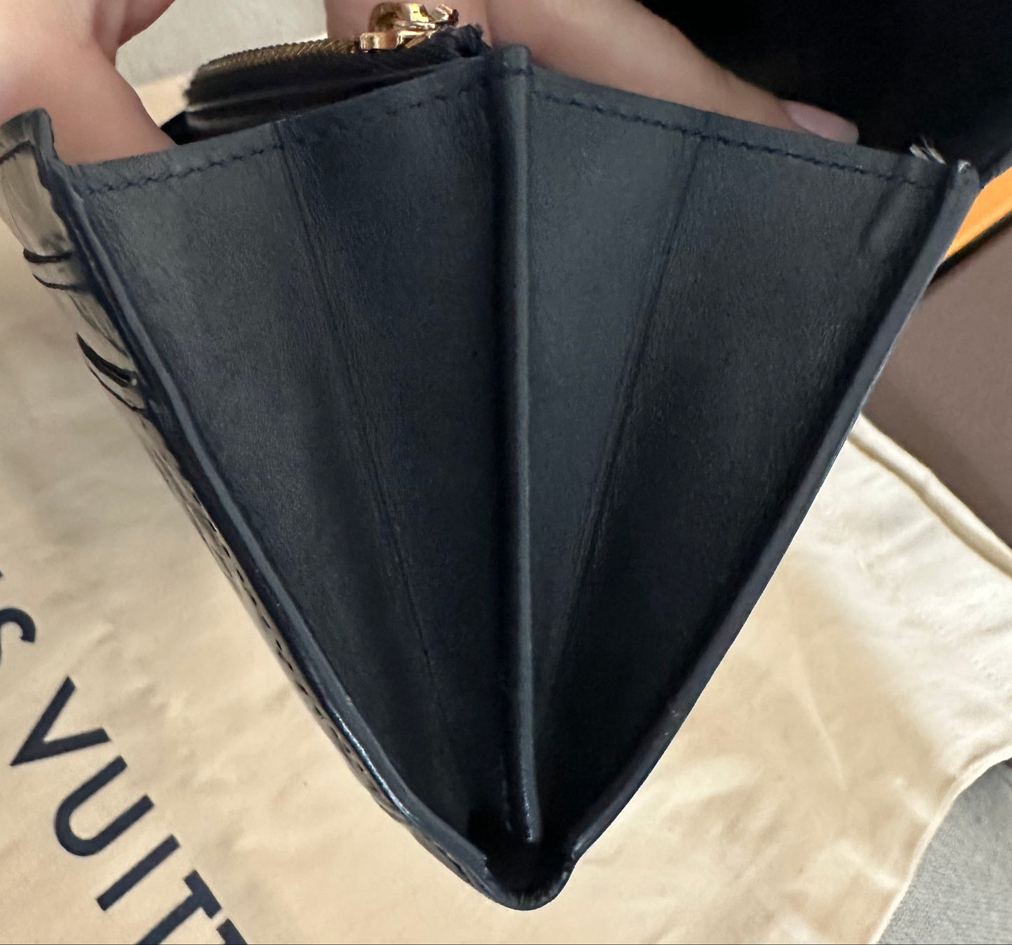 Louis Vuitton Long Sara Wallet in SHINY Black Vernis Patent Leather