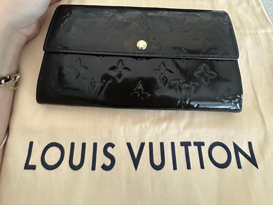 Louis Vuitton Long Sara Wallet in SHINY Black Vernis Patent Leather
