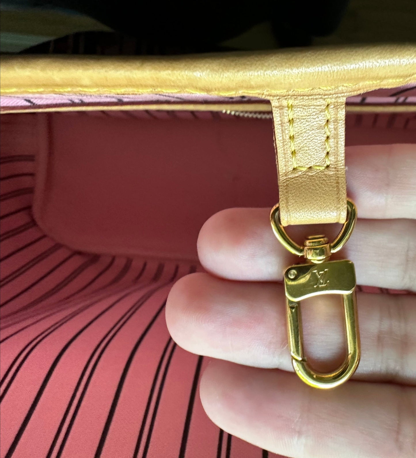 LOUIS VUITTON Monogram Jungle Dots Neo Neverfull MM Sugar Pink Poppy