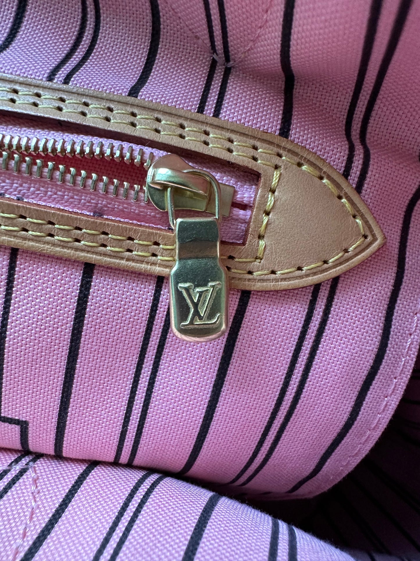 LOUIS VUITTON Monogram Jungle Dots Neo Neverfull MM Sugar Pink Poppy