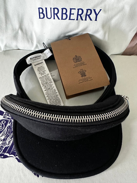Burberry Two-in-One Visor with removable zipper pouch! New with Tags