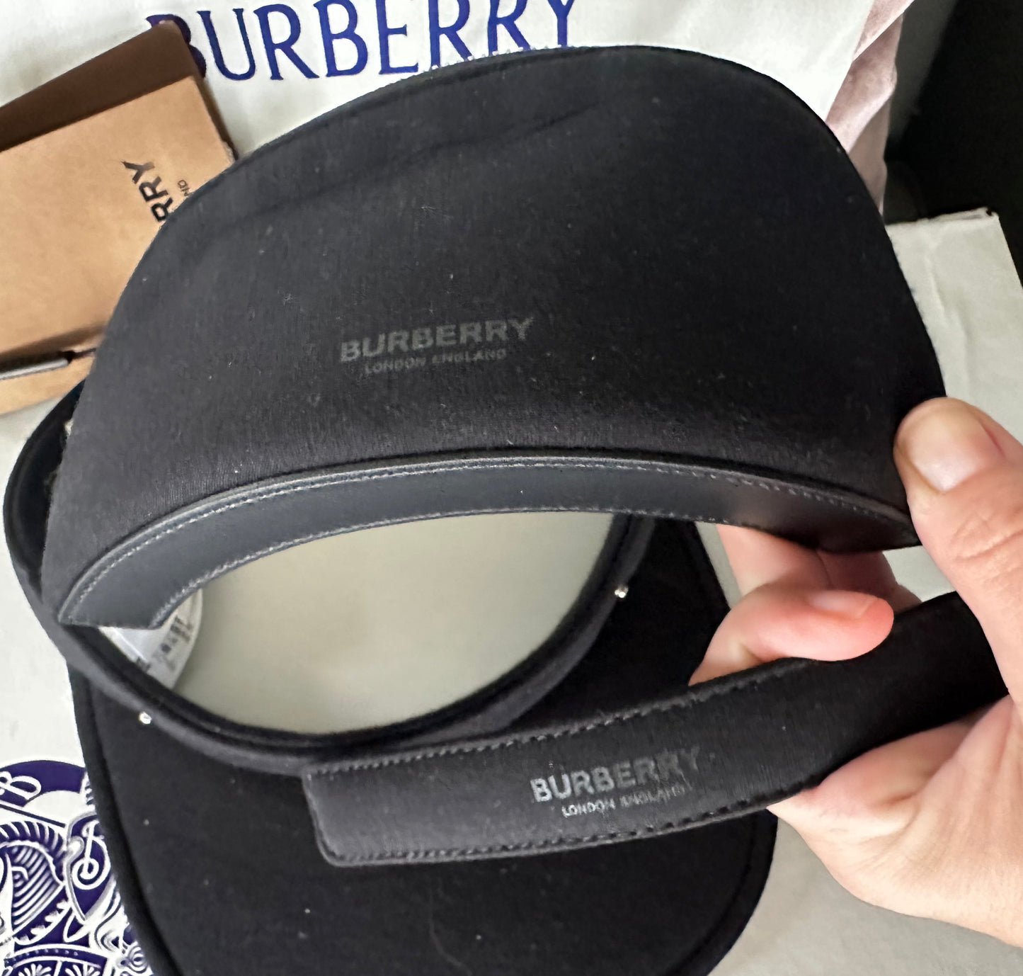 Burberry Two-in-One Visor with removable zipper pouch! New with Tags