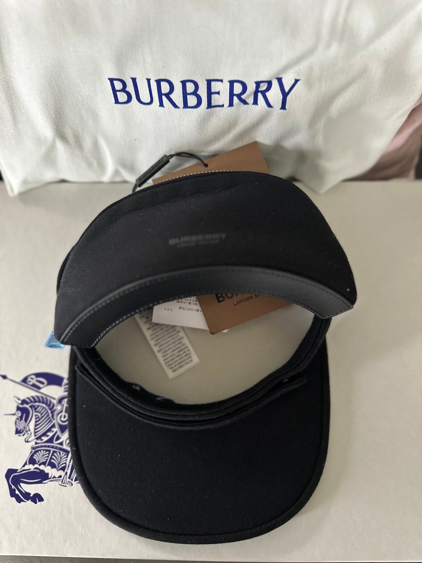 Burberry Two-in-One Visor with removable zipper pouch! New with Tags