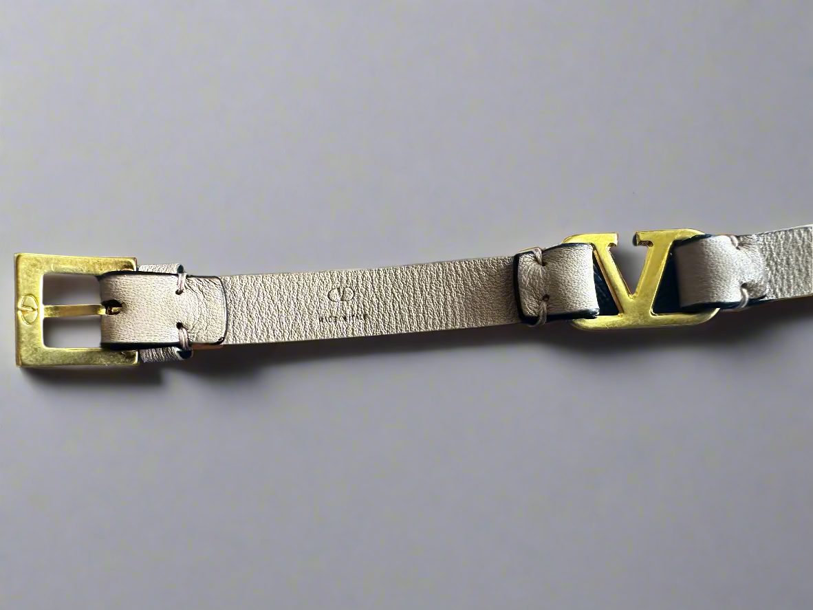 Valentino Garavani V-Logo Pink Leather Bracelet