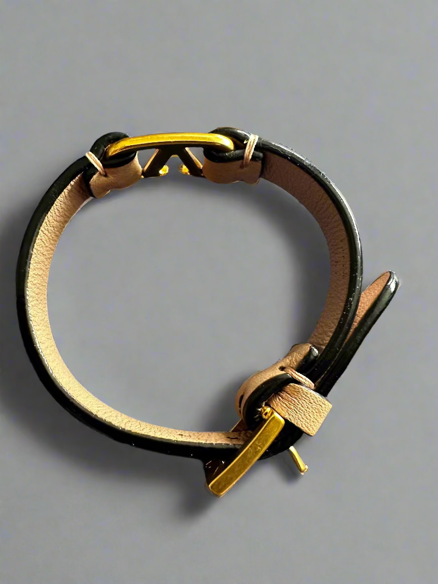 Valentino Garavani V-Logo Pink Leather Bracelet