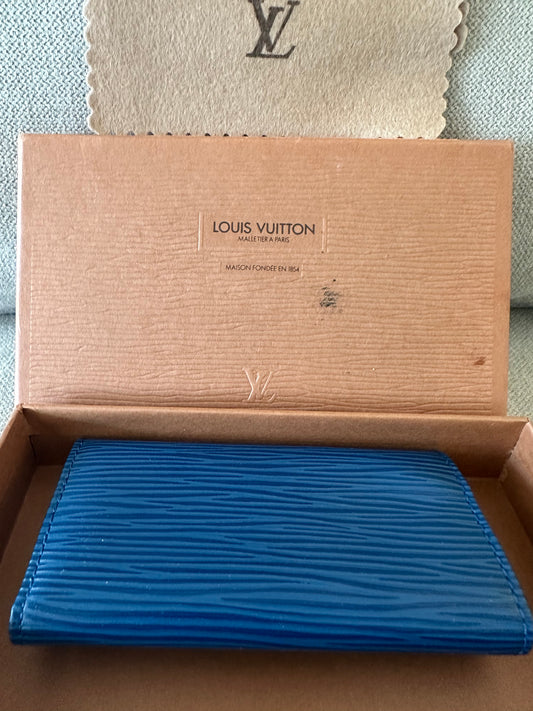 Louis Vuitton Epi Leather 4- Key Case in Toledo Blue