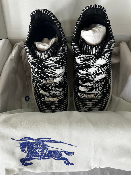 Burberry !New with Tags! Black and White Novocheck Sneakers sz 37.5