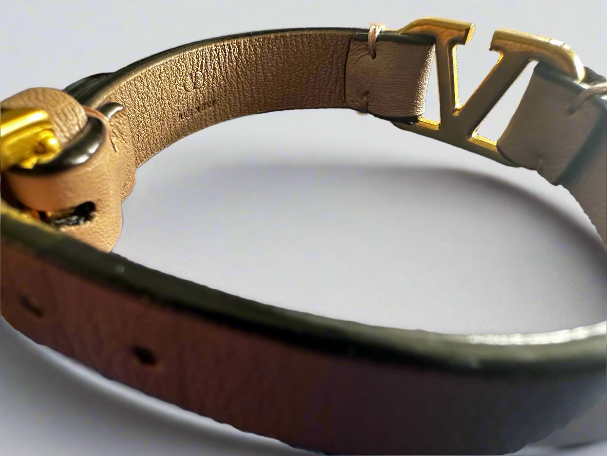 Valentino Garavani V-Logo Pink Leather Bracelet